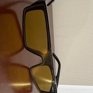 Arnette sunglasses black with yellow lens like new, no case